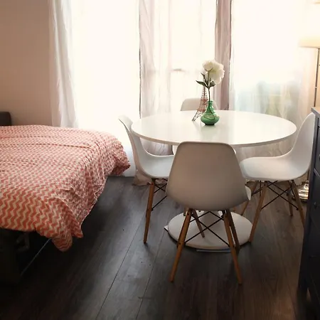 Cosy Dans Apartment Paris